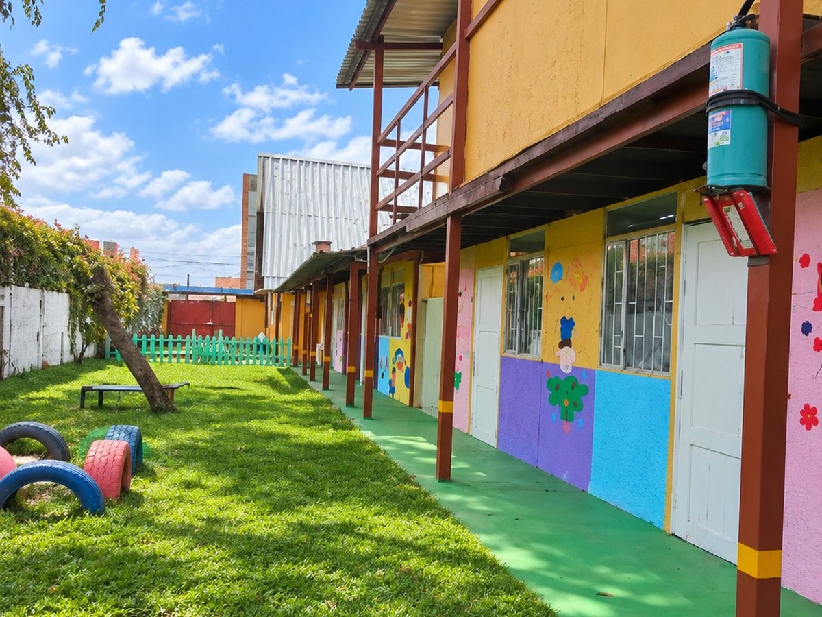 Zonas verdes del Jardín Infantil Los Sauces